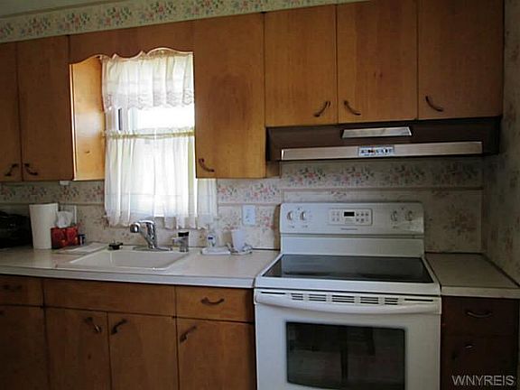 5th image of 179 Rosemont Ave