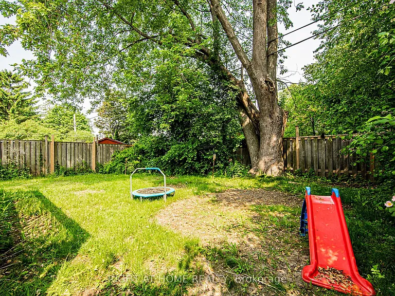 32 Florens Ave — Photo 30