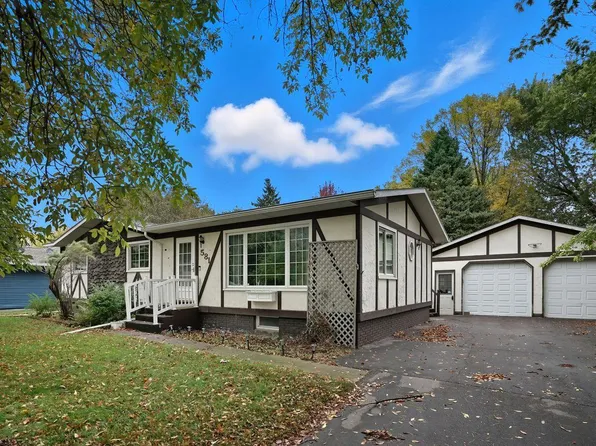 581 4th St E, Hector, MN 55342