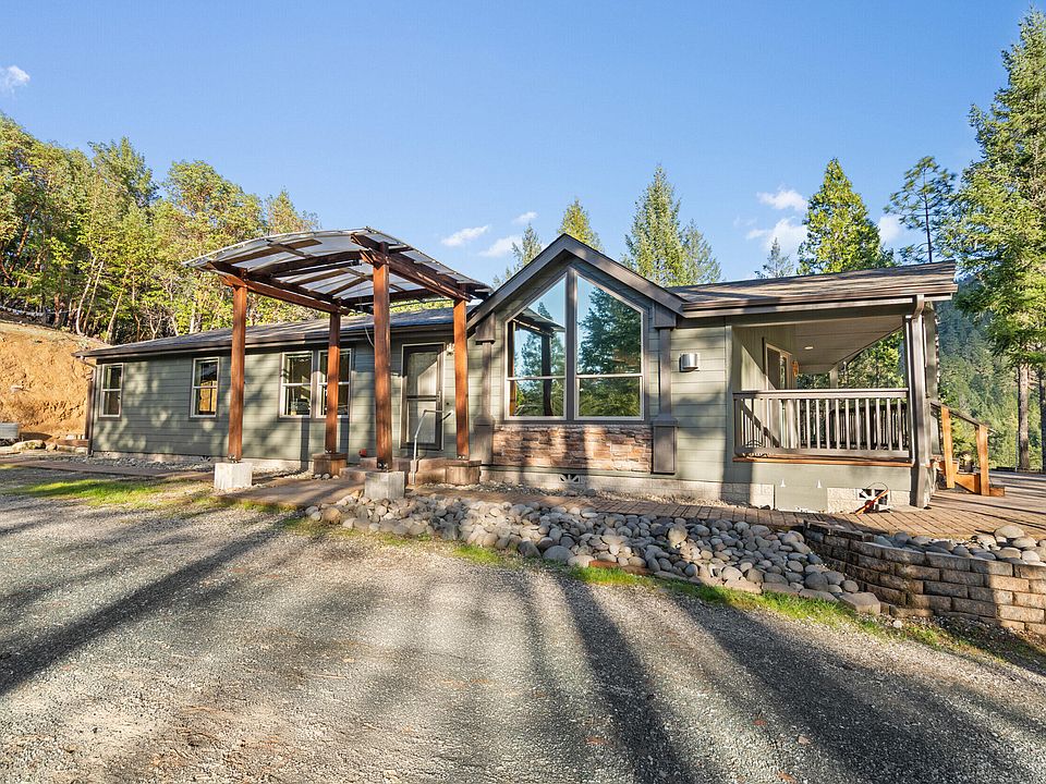 1st image of 120 Siskiyou Dr