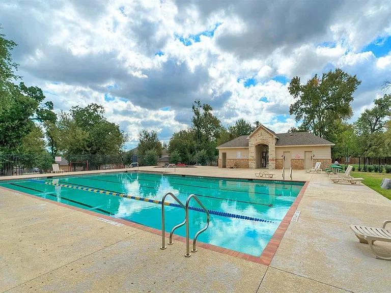 5704 Levenwood Ln — Photo 28