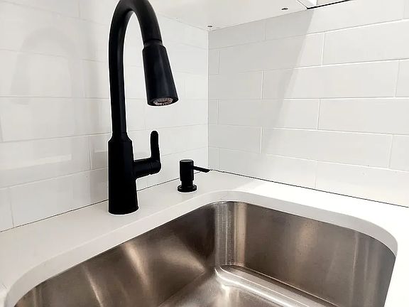 5th image of 739 6th Ave #4F