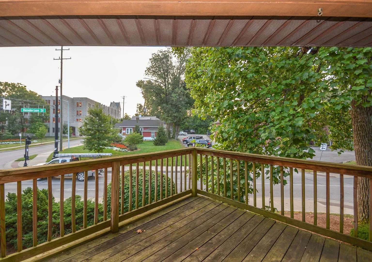 545 Henderson Crossing — Photo 3