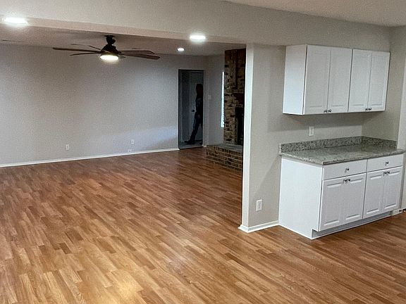 4th image of 5209 Bama Dr
