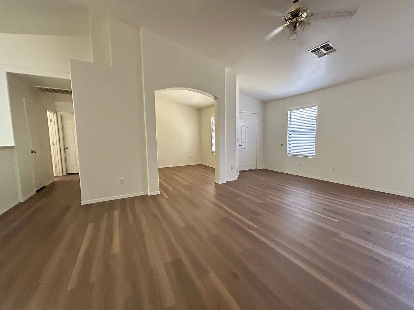 3 Bedroom + Den, 2 Bath home with New Flooring and Paint! — Photo 4