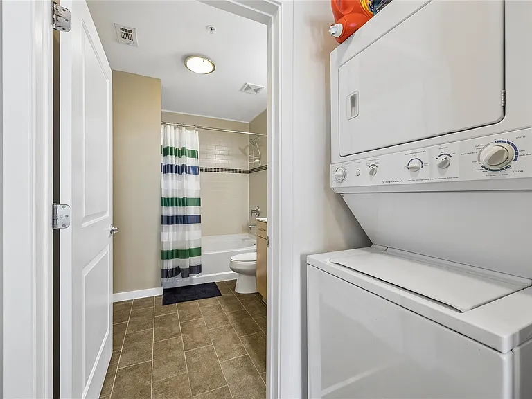 5925 Almeda Rd #11011 — Photo 16