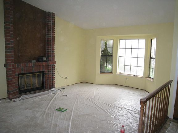 2nd image of 880 Valencia Dr