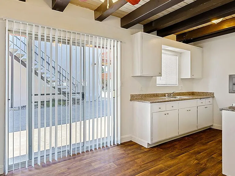 Manchester Apartments — Photo 15