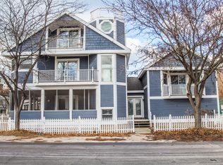 128 Beachwalk Ln, Michigan City, IN