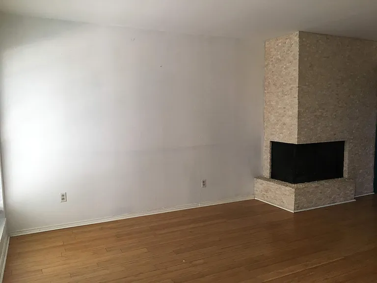 7715 Royal Ln — Photo 3