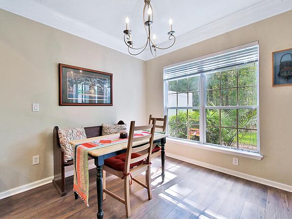 5th image of 3945 Lionheart Dr