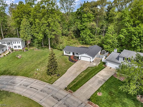 5th image of 130 Graybark Ln