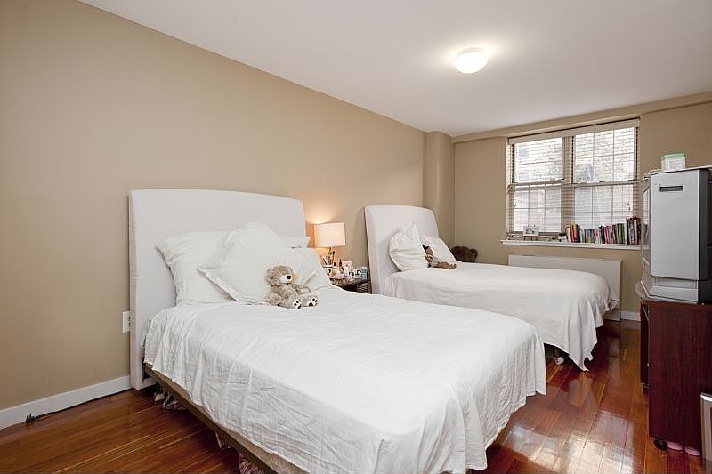 2nd image of 309 W 118th St #1A