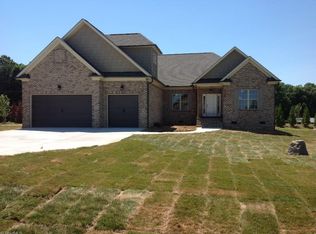 8206 Fortana Ct, Kernersville, NC 27284