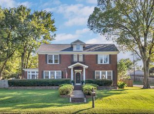 403 W Church St, Morrilton, AR 72110