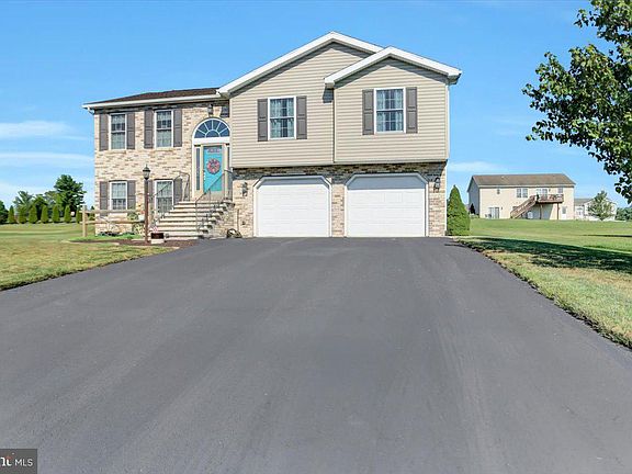 2nd image of 36 Noble Dr #126