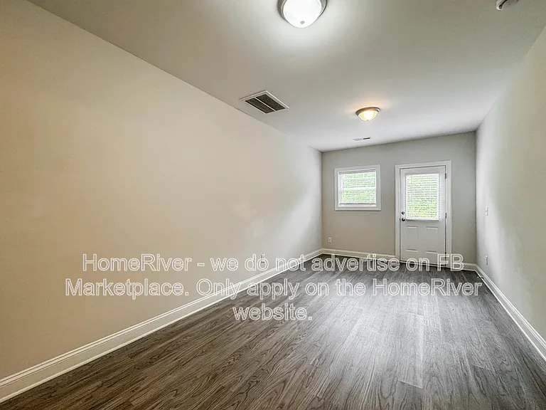 302 Beaumont Cir — Photo 9