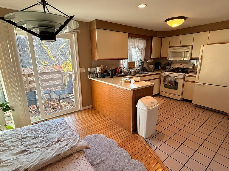 1304 Irving Rd — Photo 15