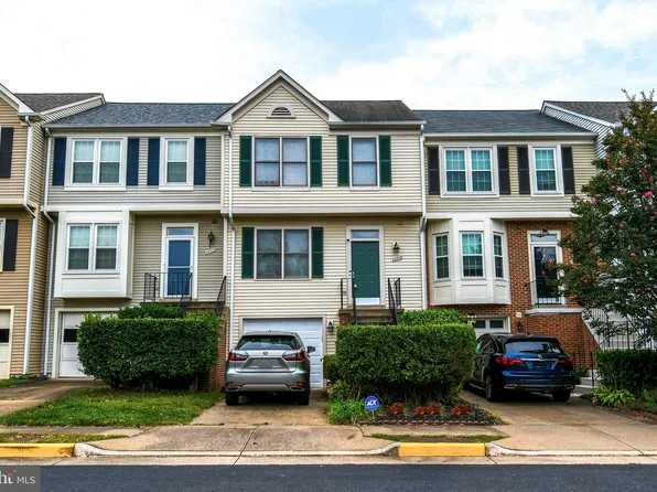 14719 Grobie Pond Ln, Centreville, VA 20120
