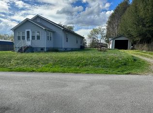 64 Chandelier Ln, Fayetteville, WV 25840