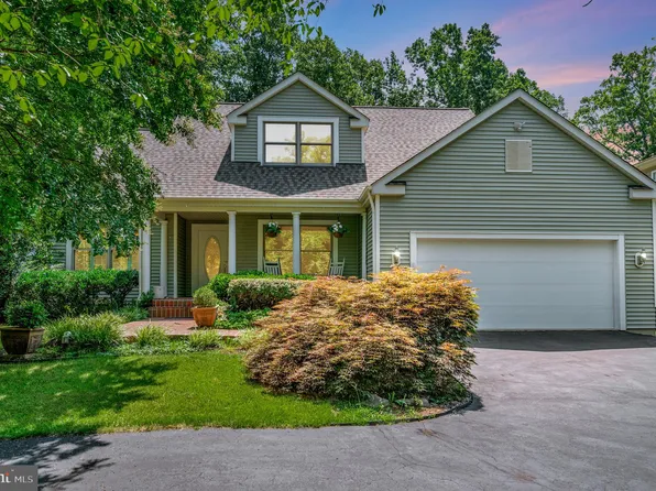 3906 Lakeview Pkwy, Locust Grove, VA 22508