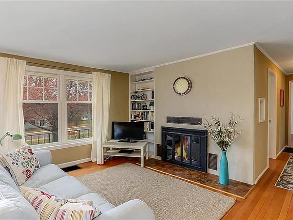 4th image of 5430 Goodman St