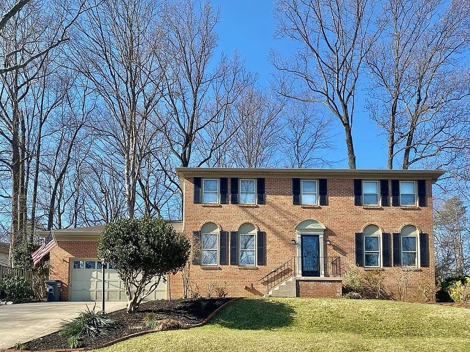 1st image of 15892 Cliffbrook Ct