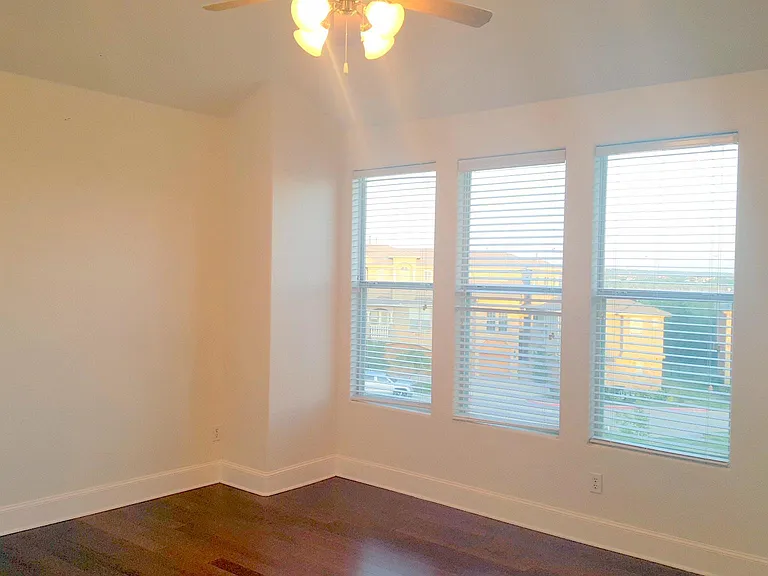 2655 Venice Dr #4 — Photo 16