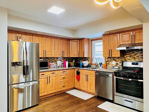 3rd image of 4805 Hana Rd