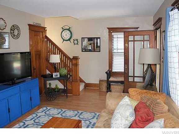 4th image of 207 Parkwood Ave