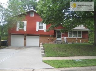 304 SW Milmar Ave, Lees Summit, MO 64081
