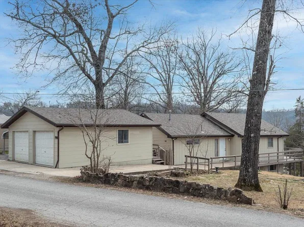 196 Lakeview Drive, Rockaway Beach, MO 65740