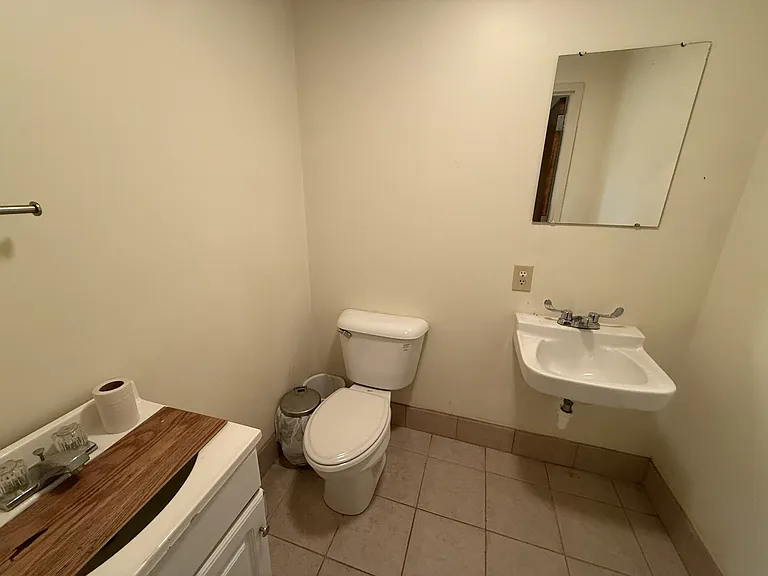 1230 Woodland Dr #115 — Photo 12