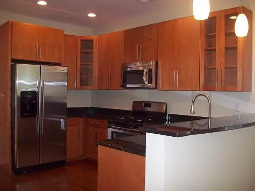 2303 N Maplewood Ave — Photo 4