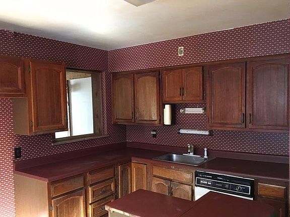 3rd image of 1699 Sanborn Dr