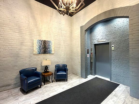 5th image of 350 Plum Creek Dr APT 403