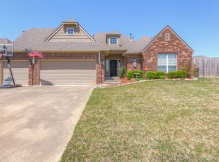 12207 E 69th St, Owasso, OK 74055