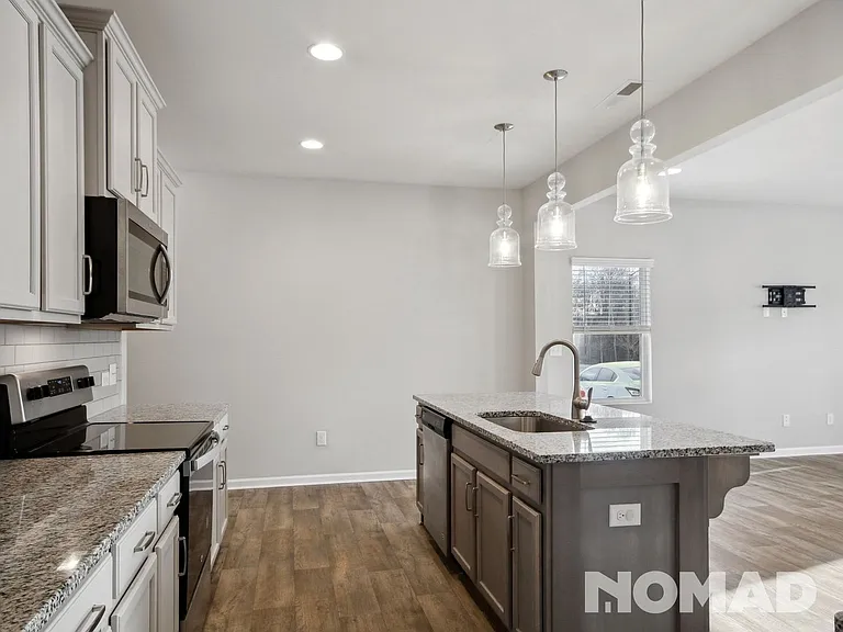 8620 River Ridge Dr — Photo 2