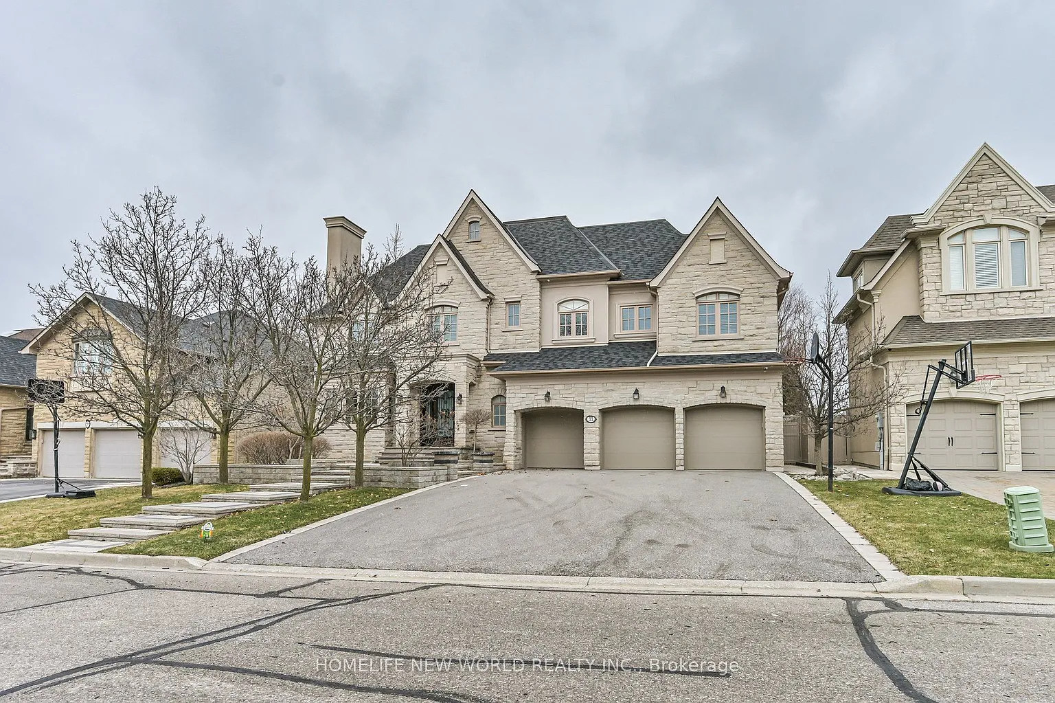 33 Evita Ct photo 1