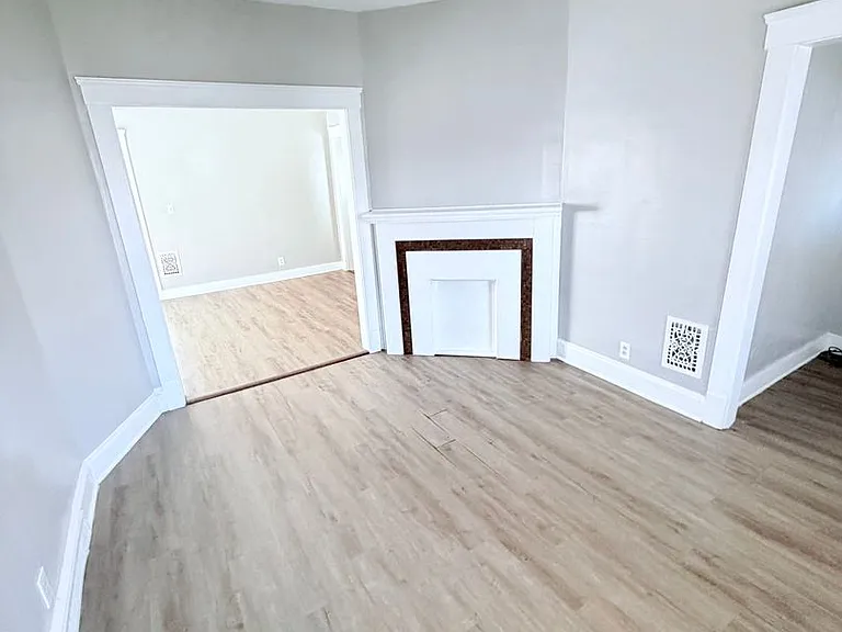 3914 W 21st St — Photo 10