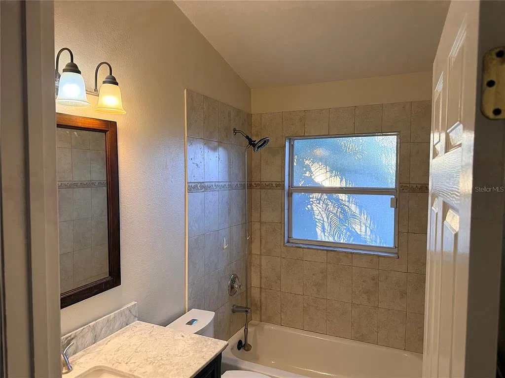 4 bed, 2.0 bath, 1796 sqft, $2,200 — Photo 4