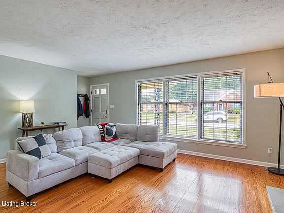 5th image of 2805 Pomeroy Dr