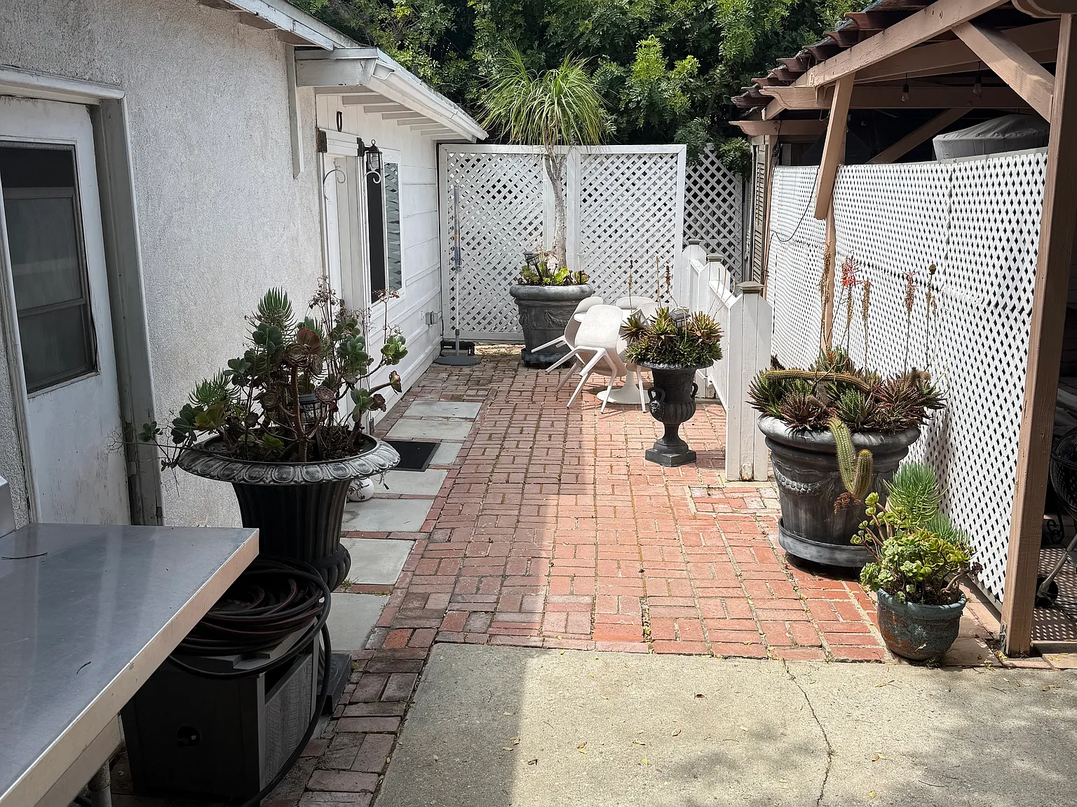 Campion Dr, Los Angeles — Photo 2