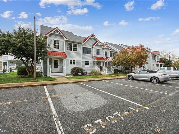 3rd image of 9707 Village Ln #97041