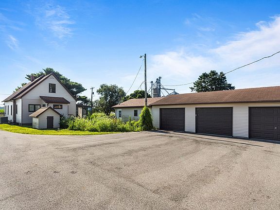 3rd image of 3511 N Rising Rd