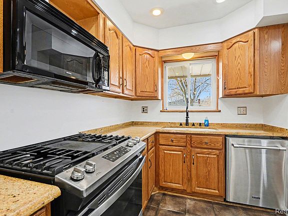 4th image of 30612 Dover Ave