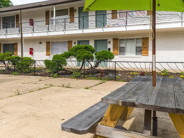 "The Grove" One & Two Bedroom Apartments — Photo 19