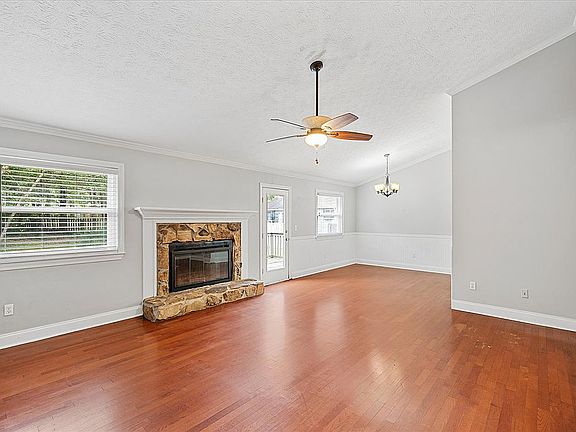 4th image of 4172 Creek Hollow Way