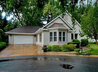 16 Creekside Way, Asheville, NC 28804