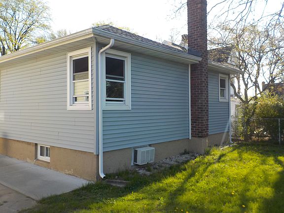2nd image of 1115 Lloyd St